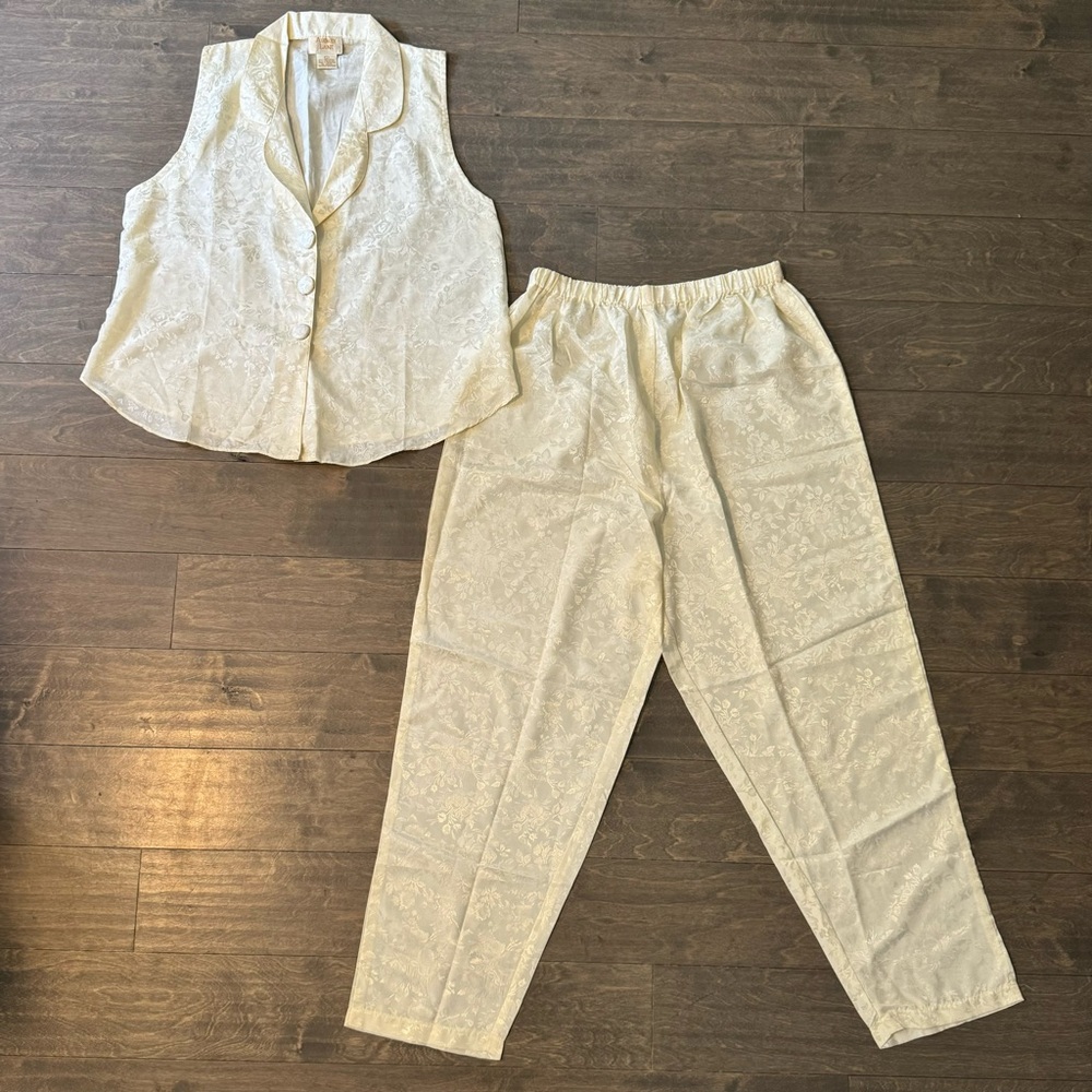 Vintage 90’s Audrey Lane Embossed Floral Cream Pastel Yellow Pajama Set